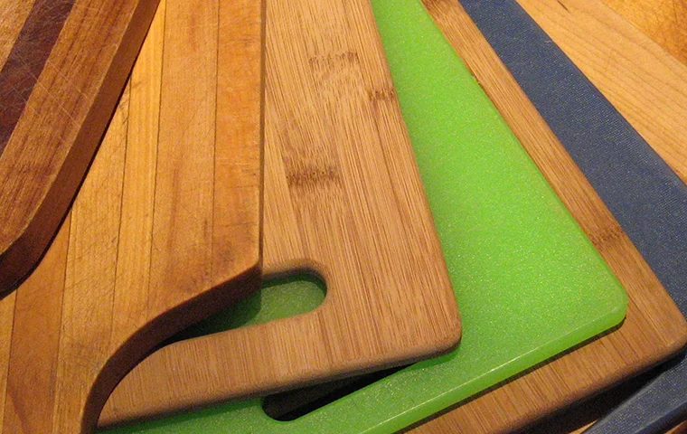 wood and plastic cutting boards